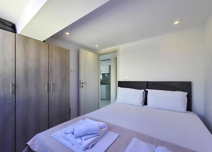 Ifi By Sdr * Paralía